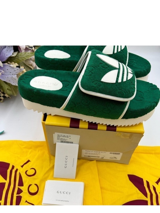 **********Men’s Green Gucci X Adidas limited edition monogrammed slides. Sz 11.